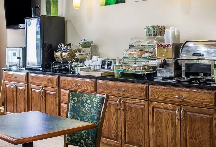 Отель Quality Inn Manitowoc