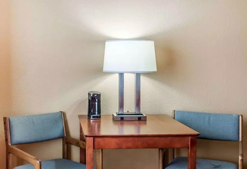 Отель Quality Inn Manitowoc