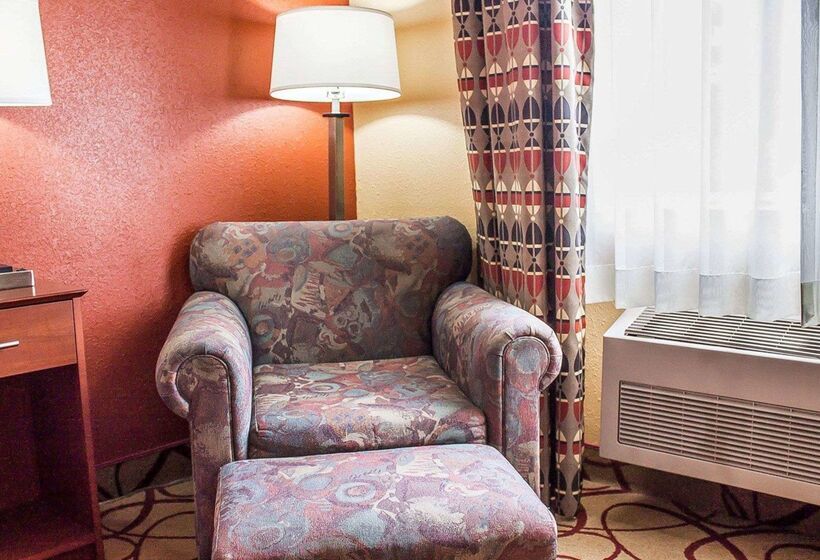 בית מלון כפרי Quality Inn Manitowoc