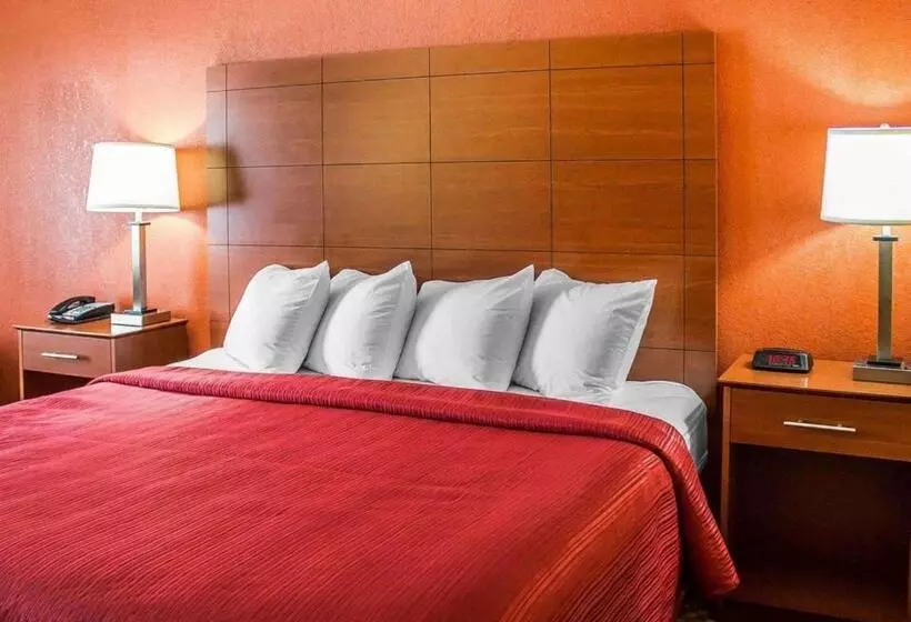 Отель Quality Inn Manitowoc