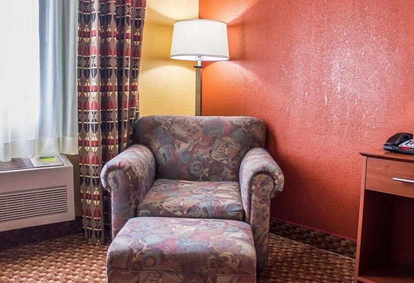 בית מלון כפרי Quality Inn Manitowoc