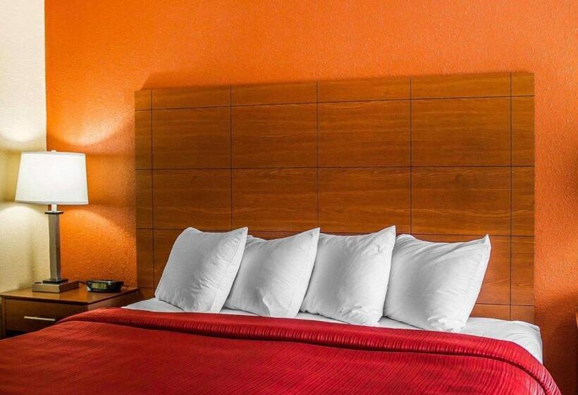 בית מלון כפרי Quality Inn Manitowoc