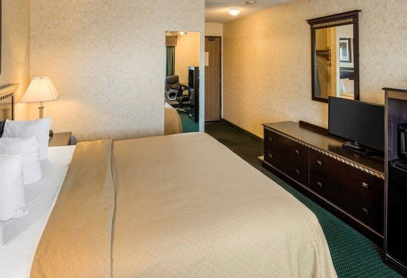 فندق Quality Inn Near Northtown Mall & National Sports Center