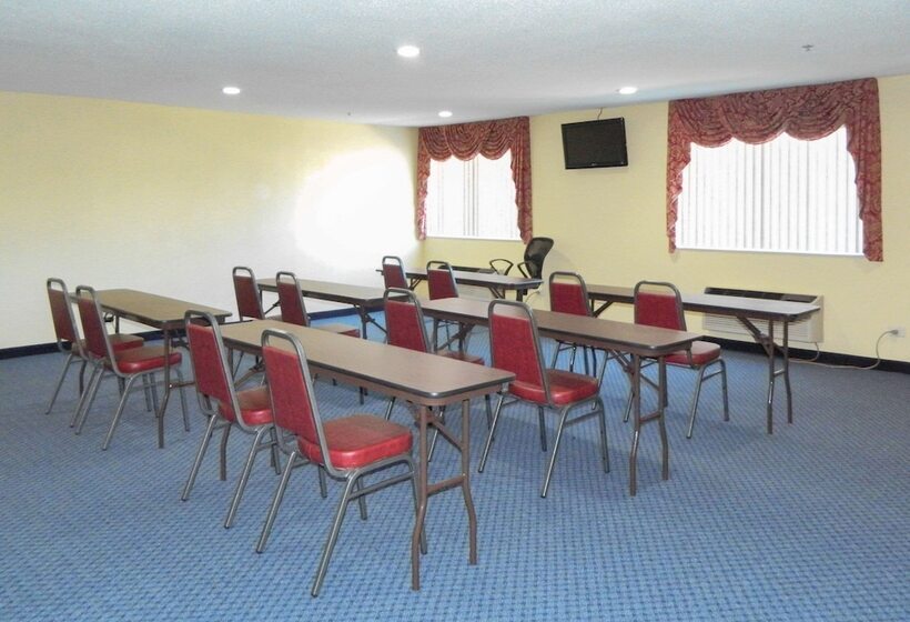 فندق Quality Inn Ottawa Near Starved Rock State Park