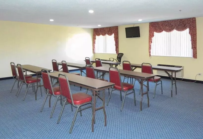 酒店 Quality Inn Ottawa Near Starved Rock State Park