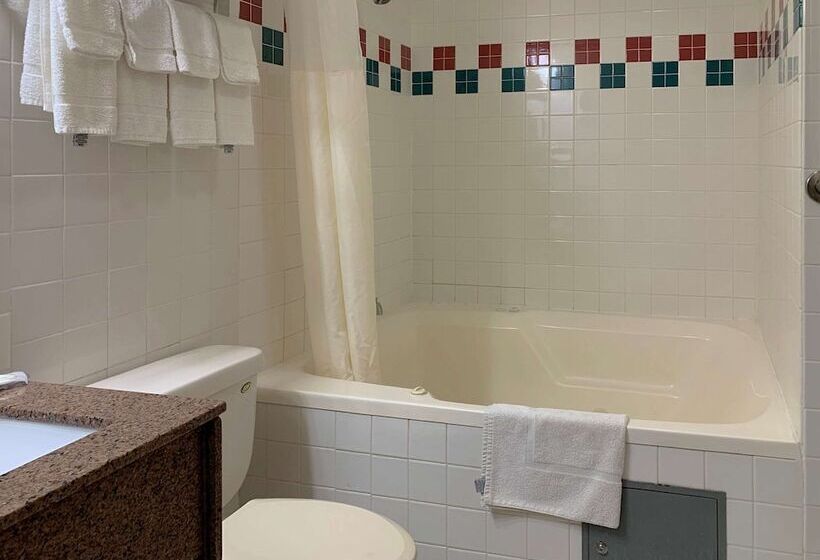 فندق Quality Inn Ottawa Near Starved Rock State Park