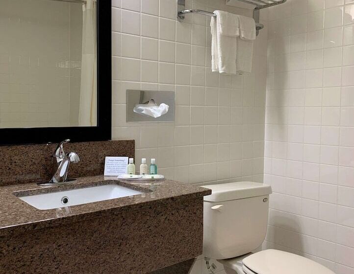 فندق Quality Inn Ottawa Near Starved Rock State Park