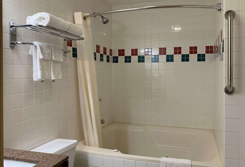 فندق Quality Inn Ottawa Near Starved Rock State Park