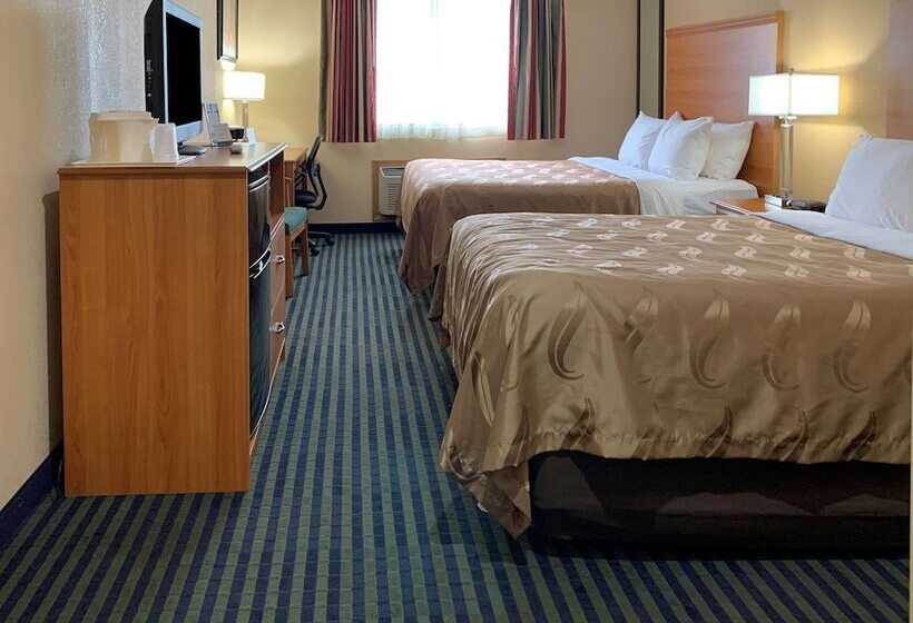 فندق Quality Inn Ottawa Near Starved Rock State Park