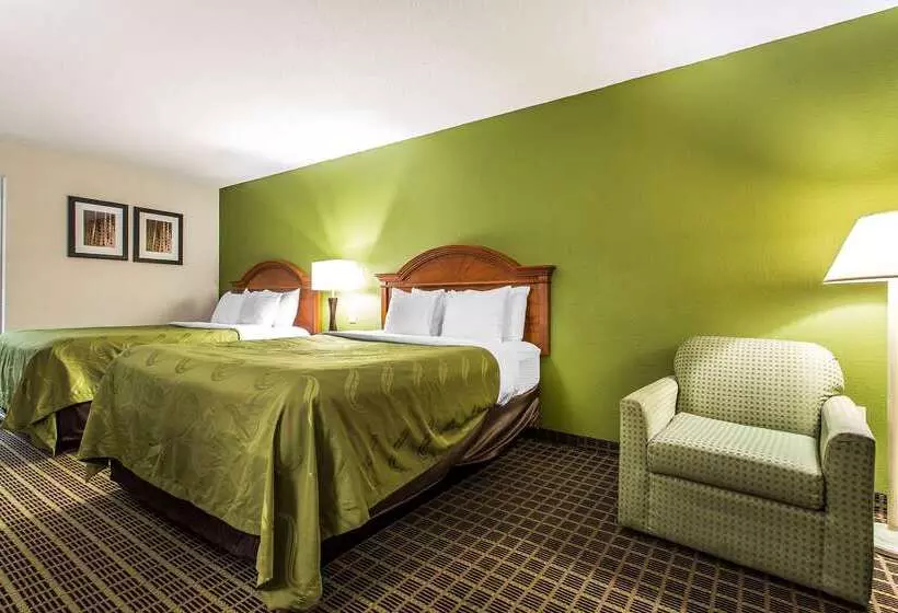 בית מלון כפרי Quality Inn & Suites