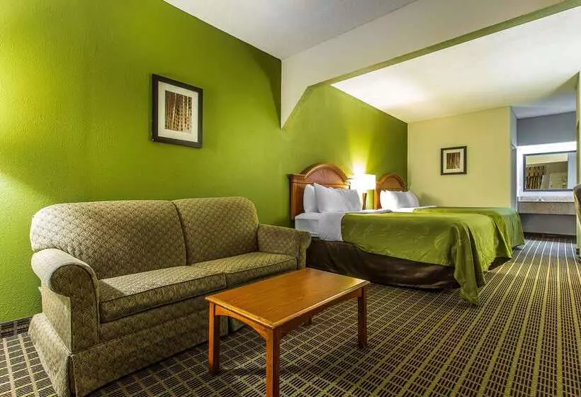 בית מלון כפרי Quality Inn & Suites