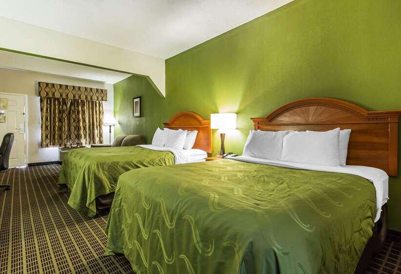Отель Quality Inn & Suites