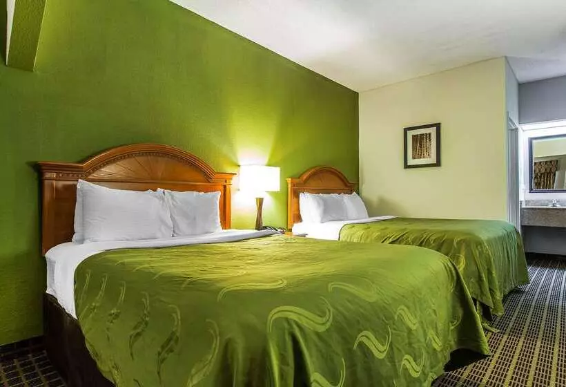 בית מלון כפרי Quality Inn & Suites