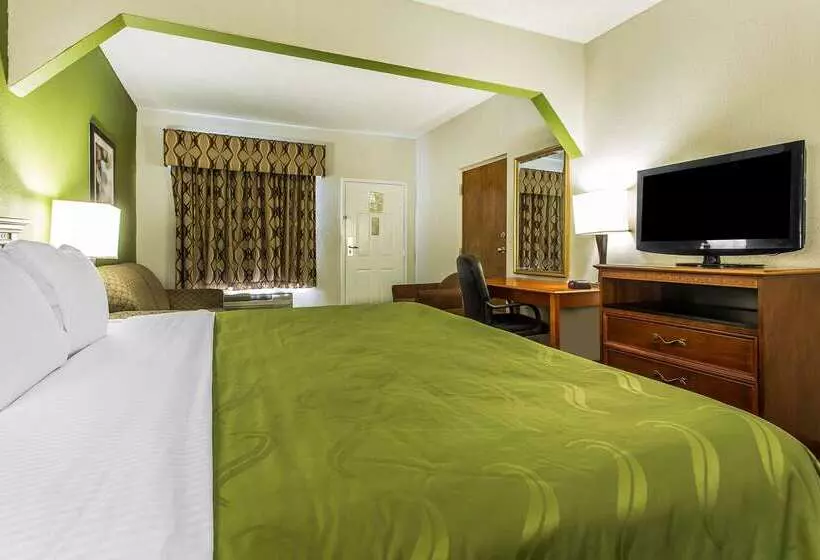 בית מלון כפרי Quality Inn & Suites