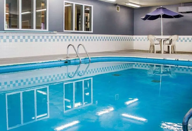 Отель Quality Inn & Suites