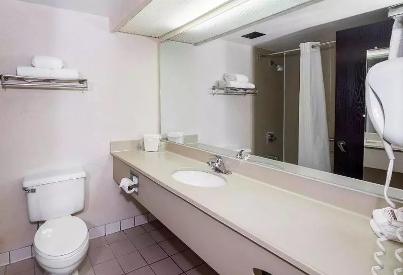 Отель Red Roof Inn & Suites Madison, Ga