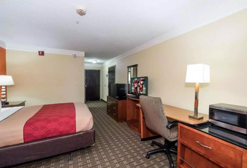 Отель Red Roof Inn & Suites Madison, Ga
