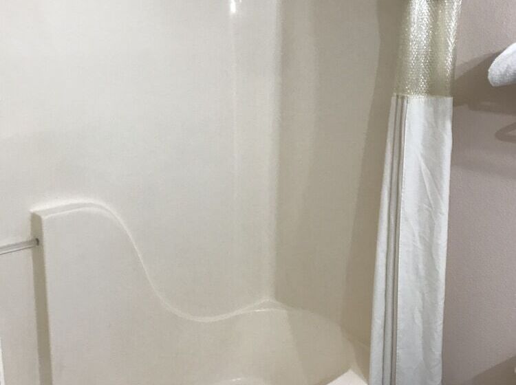 فندق Rodeway Inn