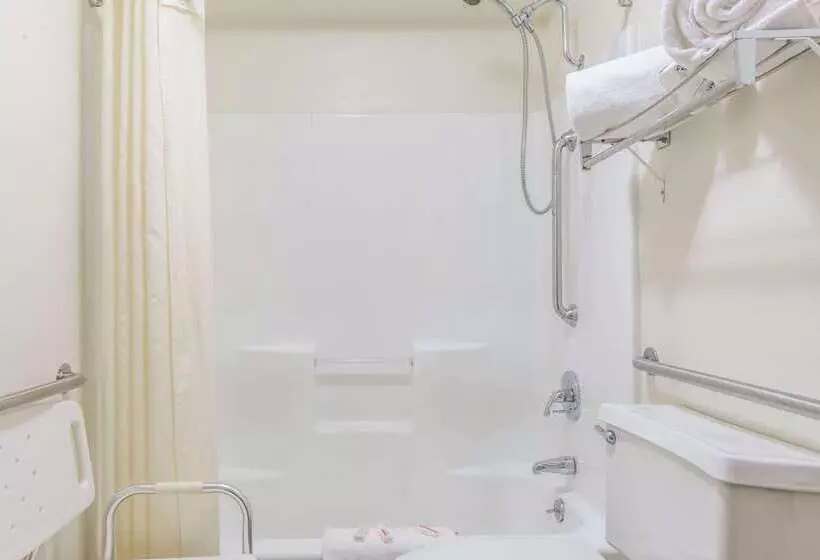 فندق Super 8 By Wyndham Clovis