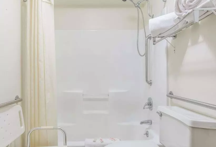 فندق Super 8 By Wyndham Clovis