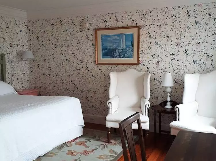 ホテル The Colony