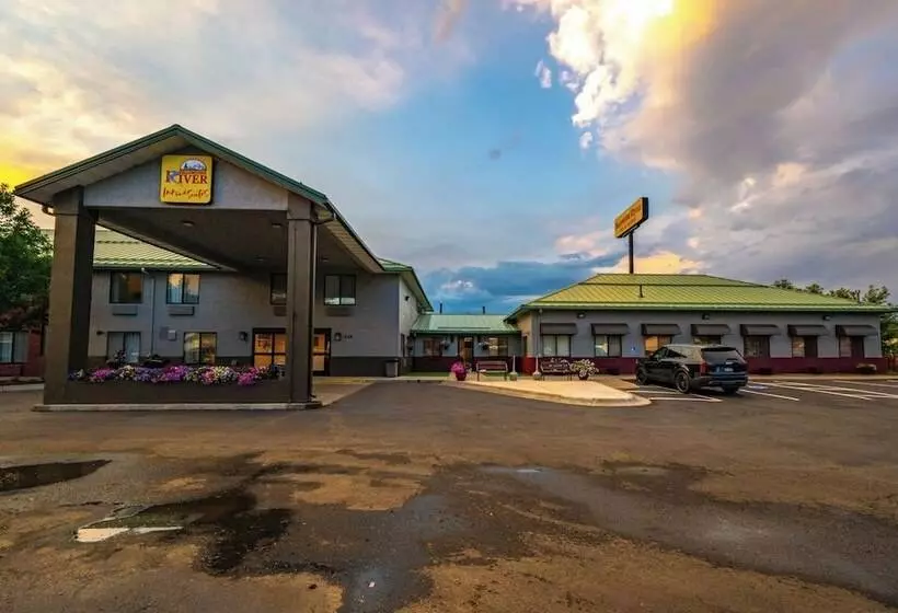 ホテル Yellowstone River Inn & Suites
