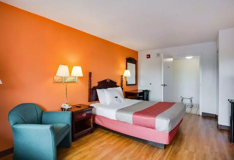 Motel 6white House, Tn