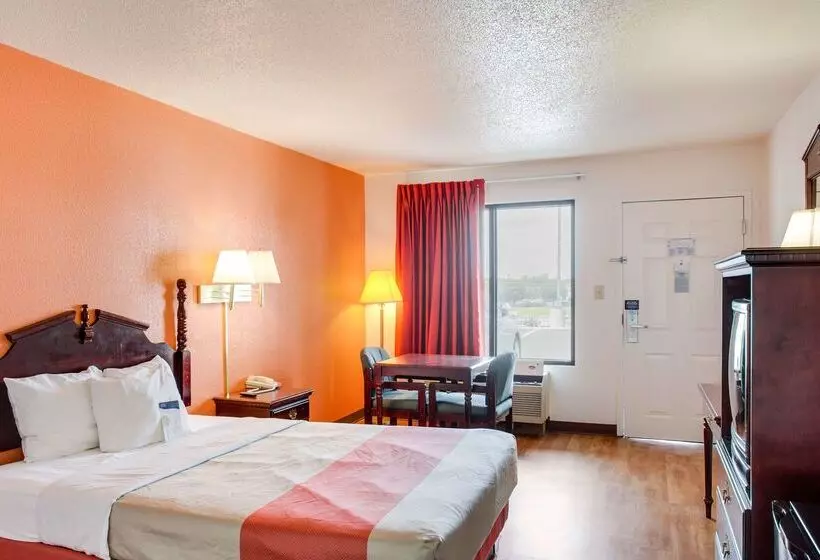 Motel 6white House, Tn