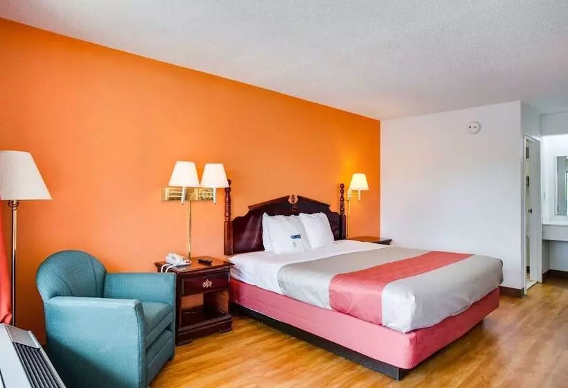 Motel 6white House, Tn