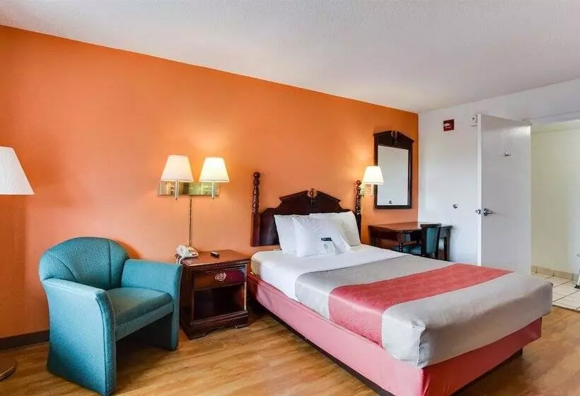 Motel 6white House, Tn