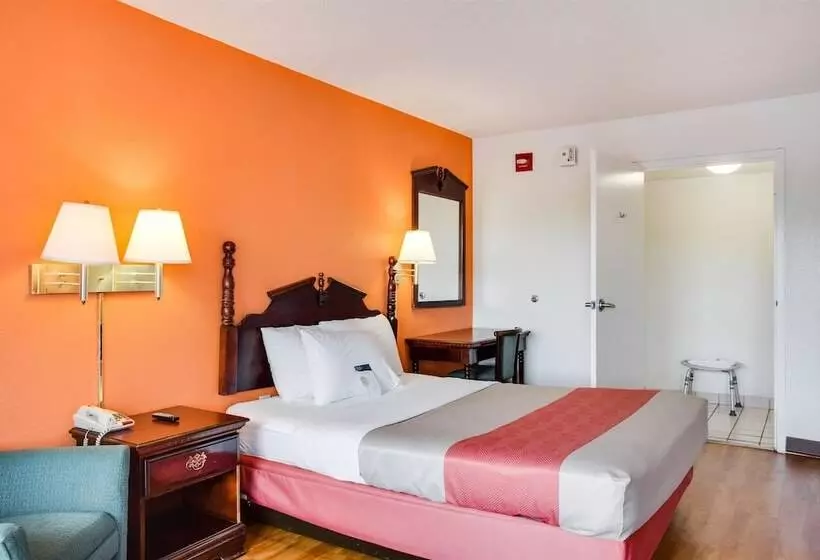 Motel 6white House, Tn