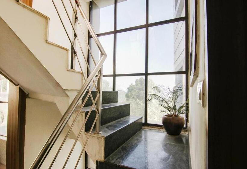 הוסטל Fabhotel Vijay Palace