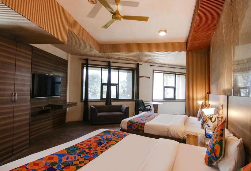 הוסטל Fabhotel Vijay Palace