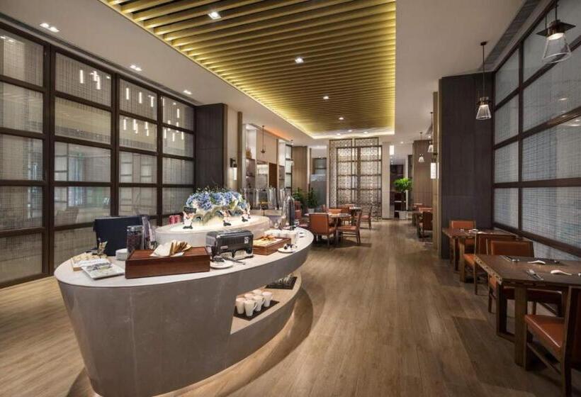 فندق Ramada By Wyndham Baoji Jintai