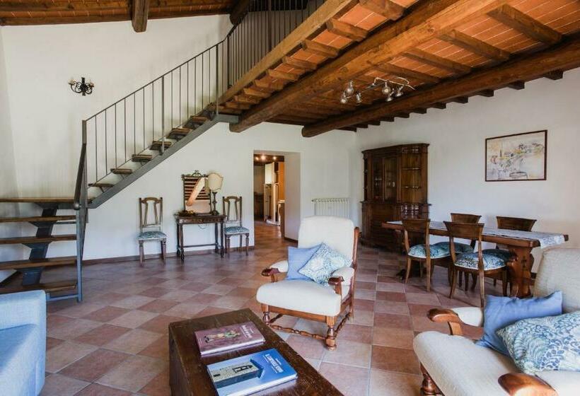 فندق Castello Del Trebbio