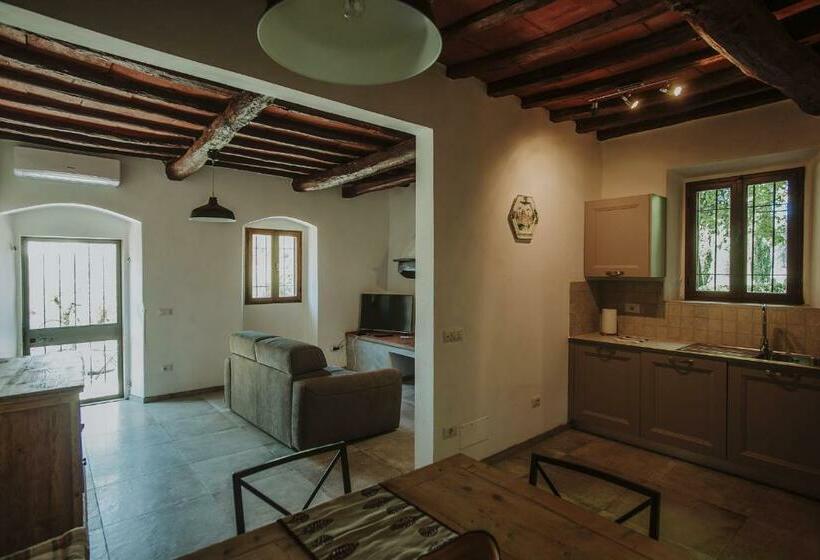 فندق Castello Del Trebbio