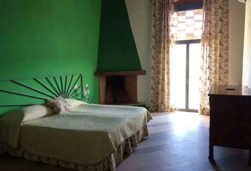 هتل Castello Del Trebbio