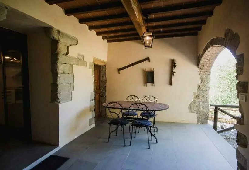 هتل Castello Del Trebbio