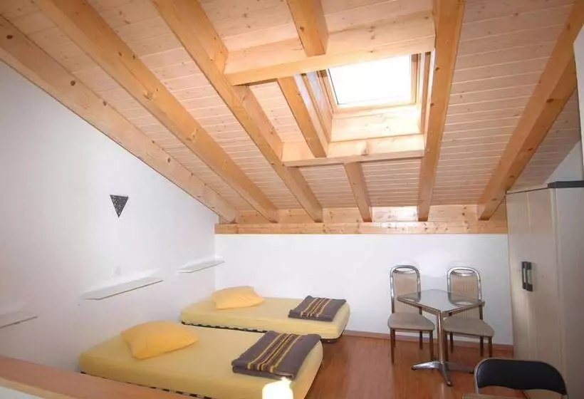 Hotelli Gite La Cigale Lit En Dortoir