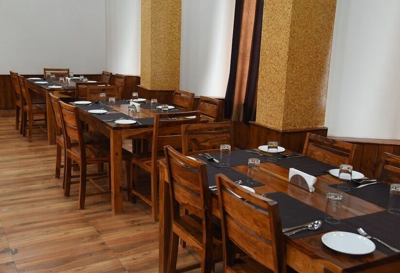 בית מלון כפרי Taj View