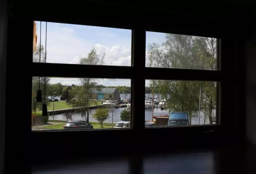 ペンション Lough Derg House & The Lake Cafe