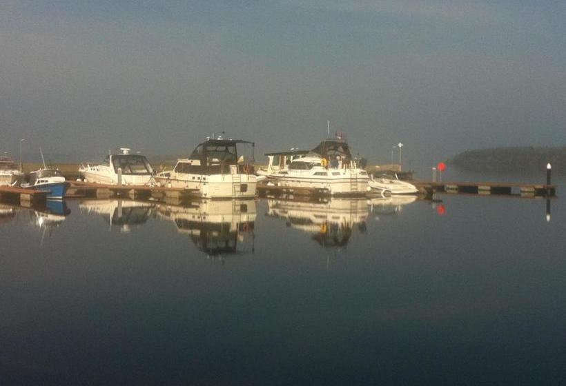 פנסיון Lough Derg House & The Lake Cafe