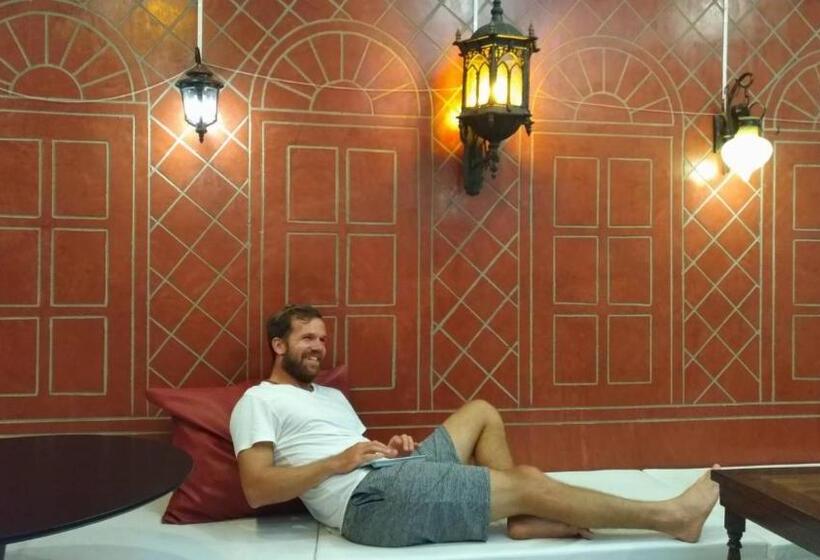 فندق صغير At Night