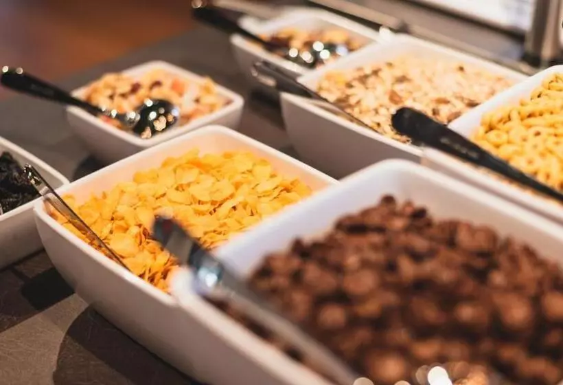 Hotelli Amedia Express Graz Airport, Trademark Collection By Wyndham