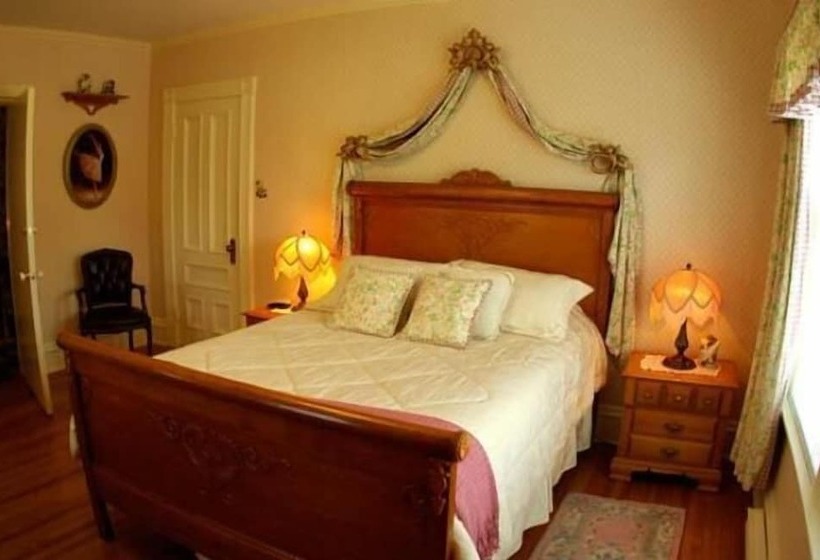 فندق Antigonish Victorian Inn