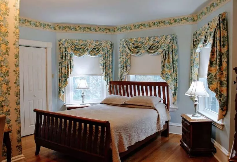 Hotelli Antigonish Victorian Inn