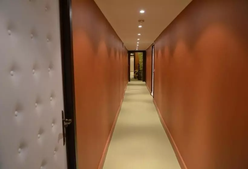 هتل Auberge De Bouvignes