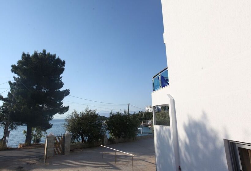 Отель Esmerald Ksamil