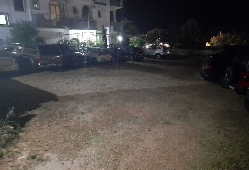 Отель Esmerald Ksamil