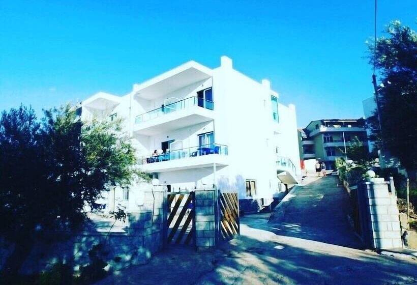 Отель Esmerald Ksamil